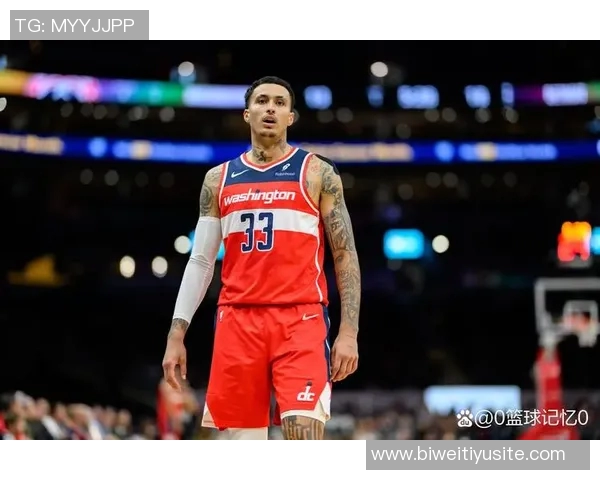 库兹马半场表现出色7投4中贡献11分2篮板2助攻展现强大实力